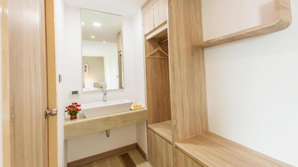B2 Ubon Premier Hotel Ubon Ratchathani Eksteriør billede